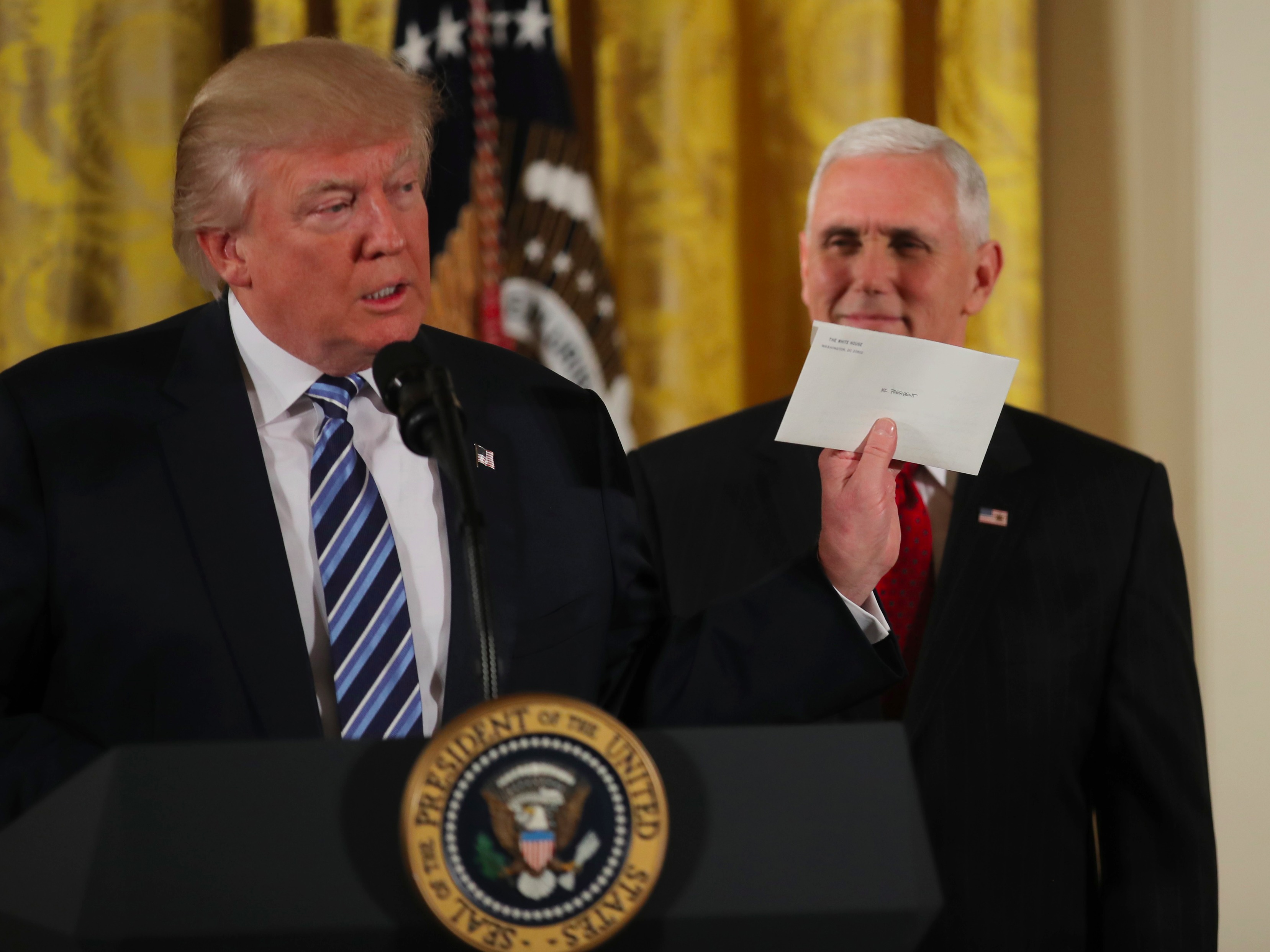 オバマ前大統領からの手紙 メディアには中身を教えない とトランプ大統領 Business Insider Japan