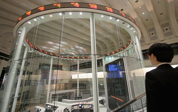 初日は公開価格を14%下回った