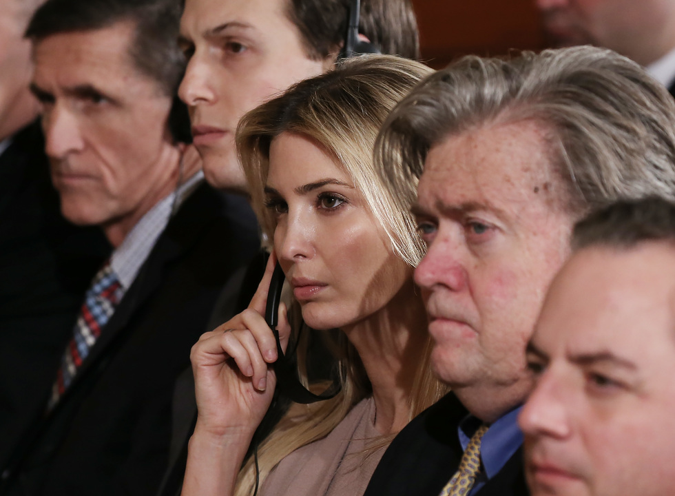 クシュナー氏、イヴァンカ氏、バノン氏の写真
