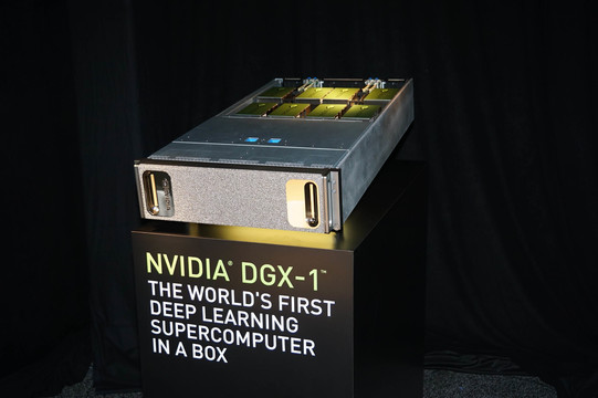 NVIDIAが2016年4月に開いたGTC(GPU Technology Conference)で展示した「DGX-1」