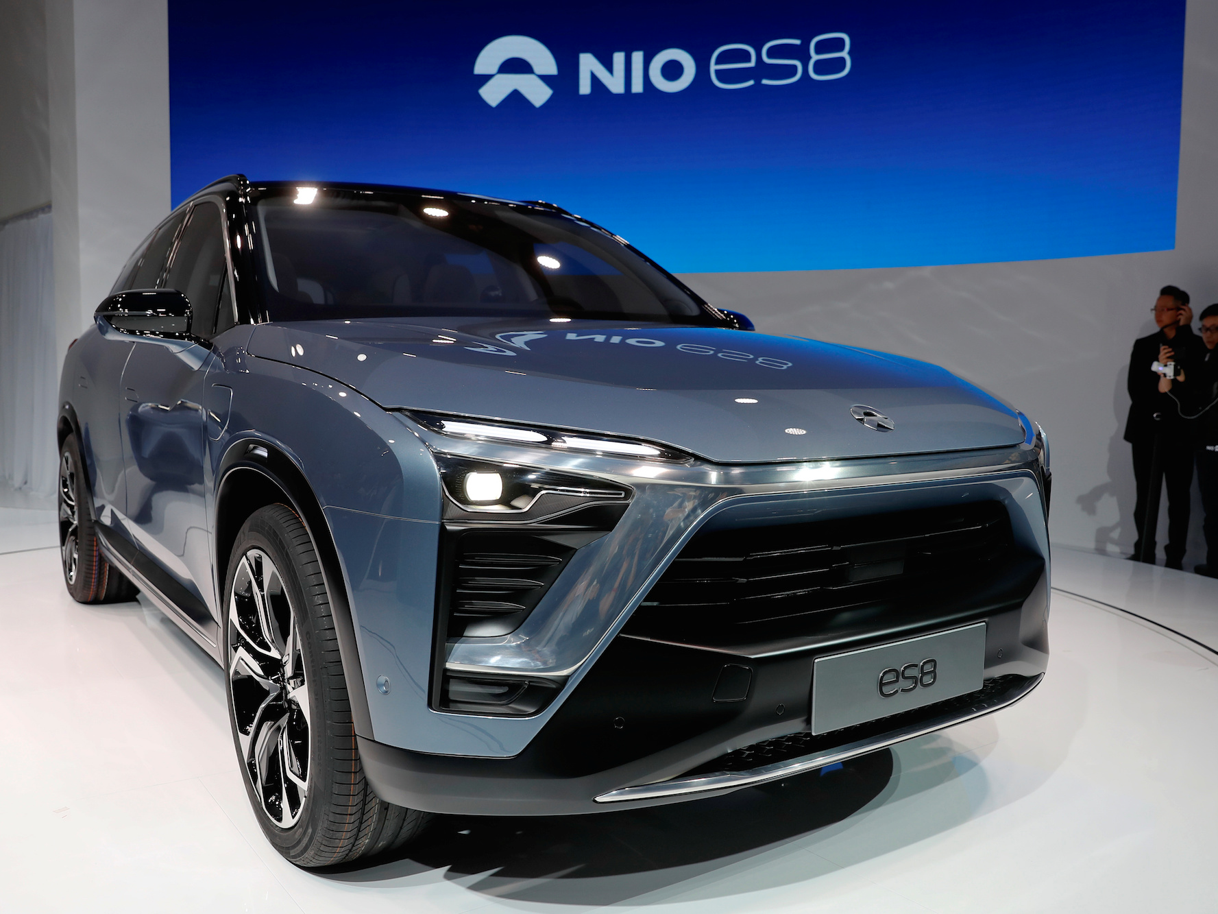 NIO モデルカー New 1:18 NIO ET7 Car Model Metal In stock 1 Pcs Green- blue