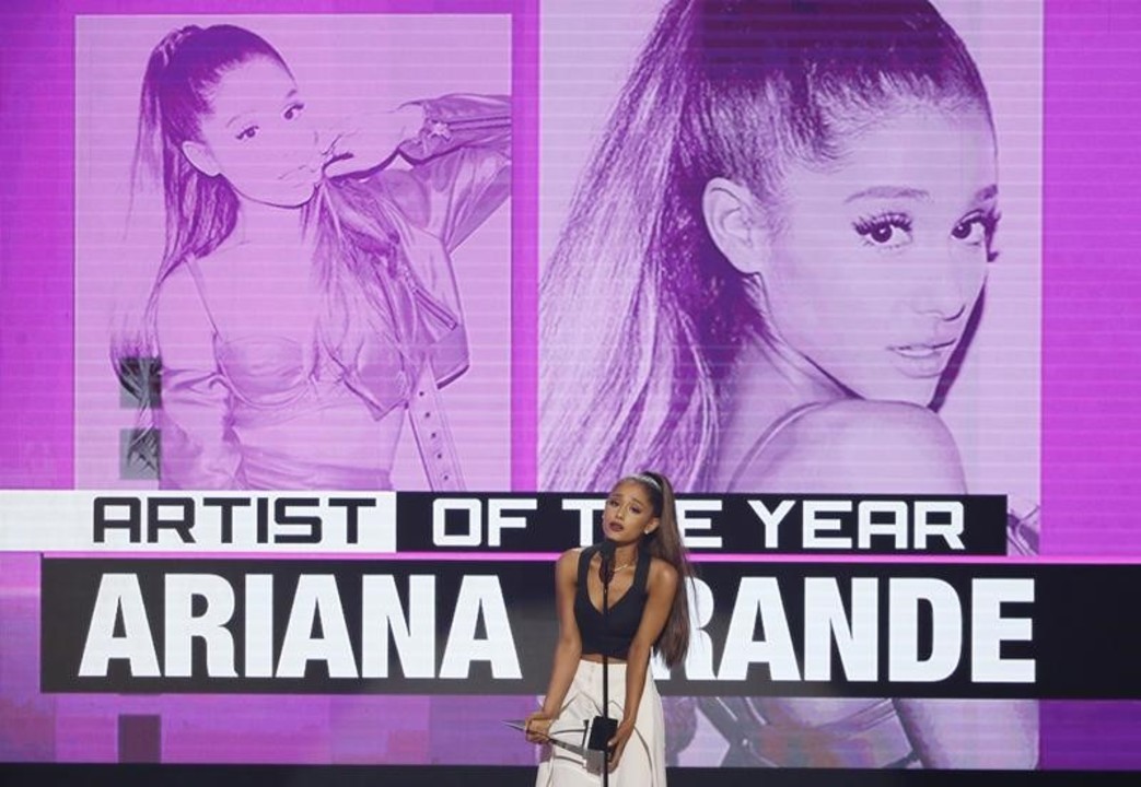 2017-05-22T234339Z_2_LYNXMPED4L1QV_RTROPTP_3_AWARDS-AMERICANMUSIC
