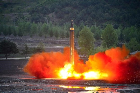 ミサイル発射