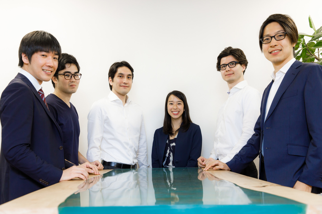 Lean In Tokyoの6人がずらりと並ぶ集合写真