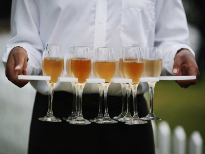 これで行動経済学が分かる? 今年のノーベル経済学者が「ワイン」で解説する基本