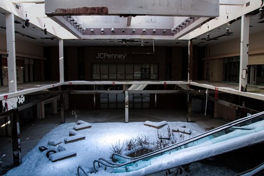 まさに廃墟 ショッピングモールやゴルフ場の閉鎖で変わるアメリカの暮らし Business Insider Japan