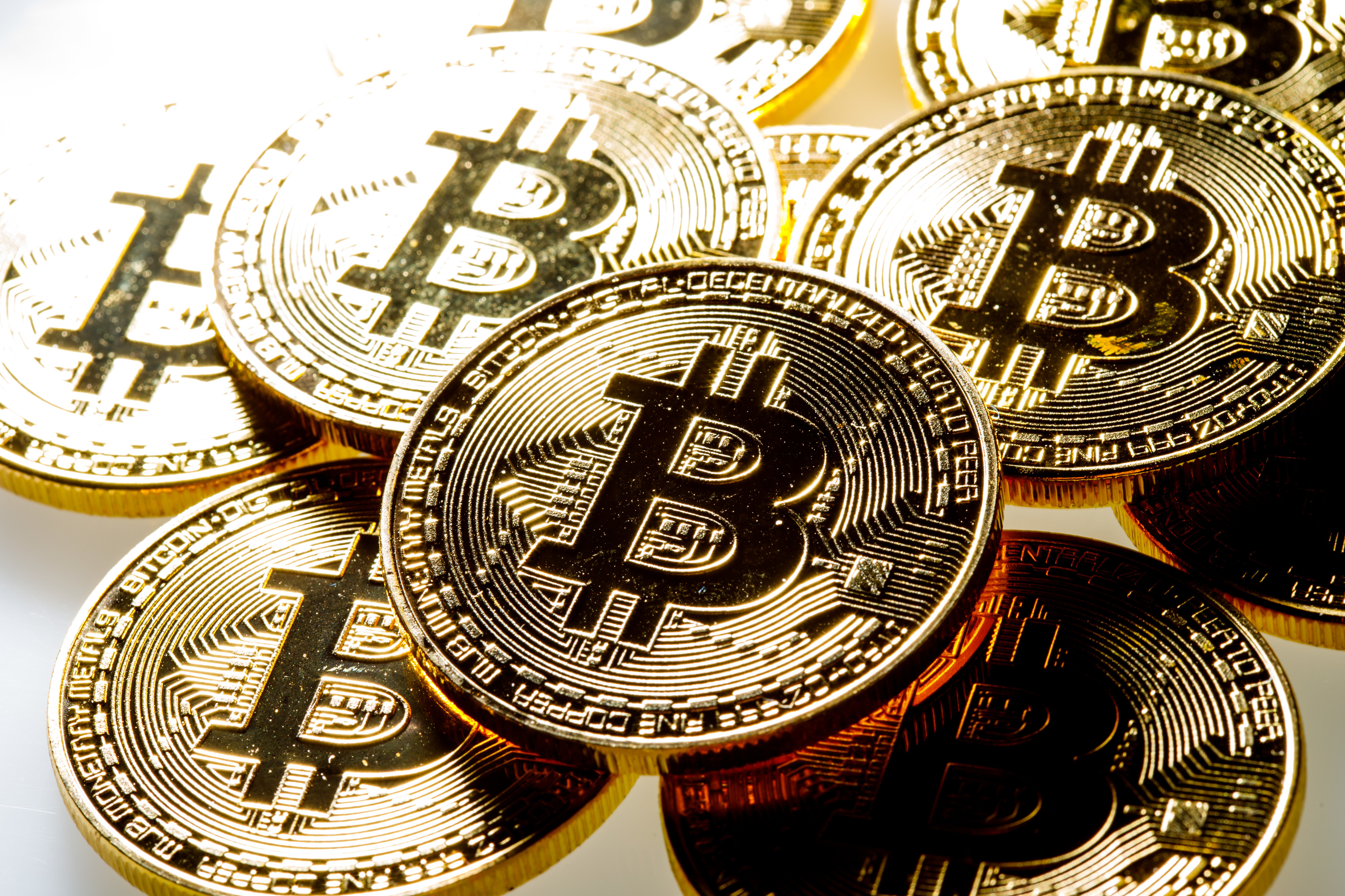 日経ビジネス　ビットコイン DSXZQO6896027003092025000000-1