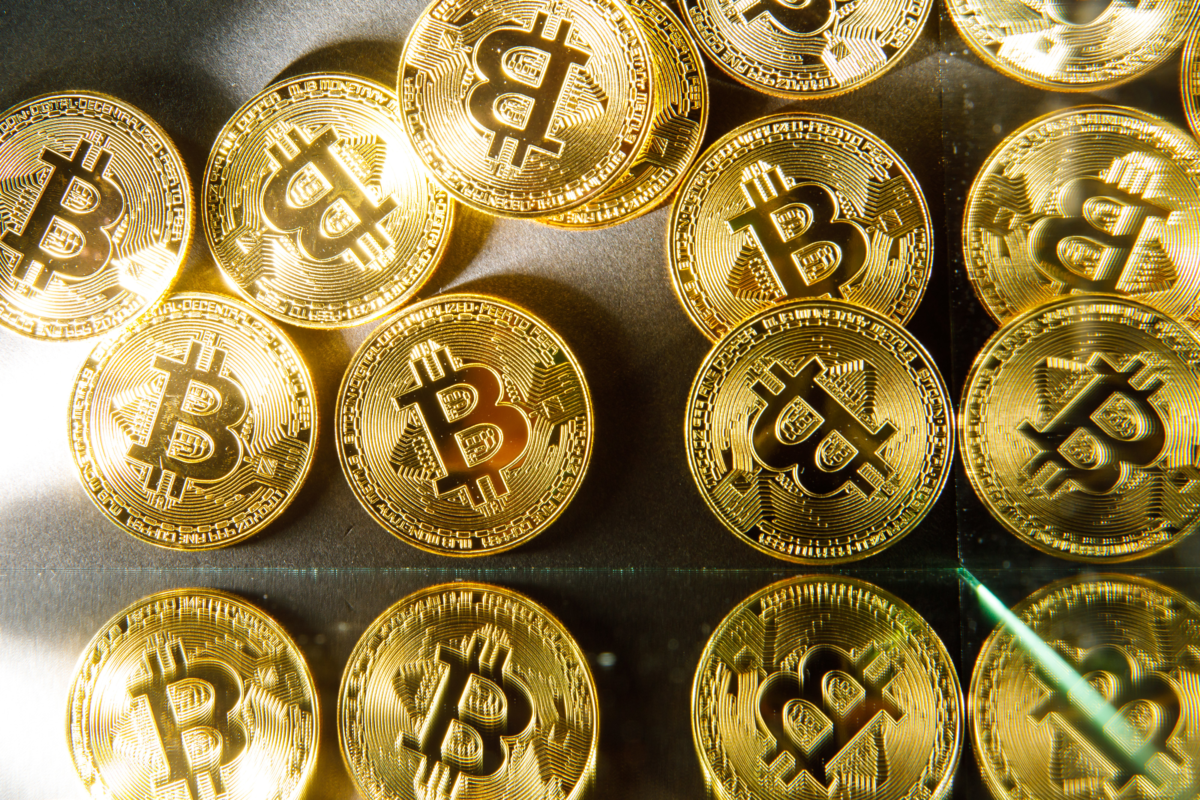 ビットコインバブル、金融庁が「仮想通貨の価格動向」を注視する理由 —— 水口審議官インタビュー | Business Insider Japan