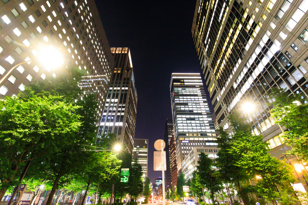 夜のビジネス街