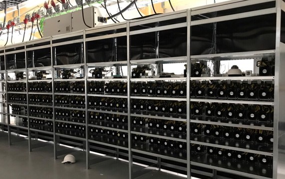 マイニングセンター内部
