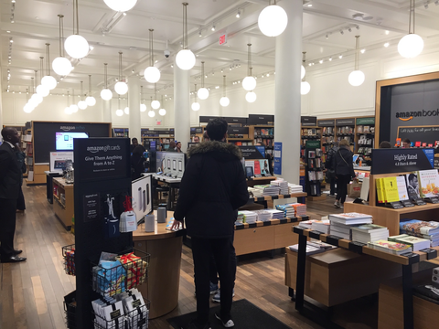 アマゾン ブックスと老舗書店バーンズ ノーブル 比べてみた Business Insider Japan