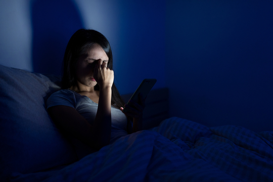 睡眠不足の女性