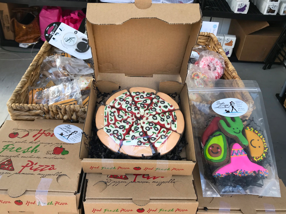 筆者が個人的に気に入ったのは、独創的な馬用のおやつを売る「Snaks 5th Avenchew」。