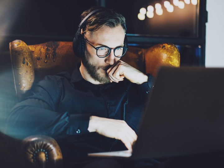 就業時間外のメールが「違法」に? ニューヨーク市で法制化の動き