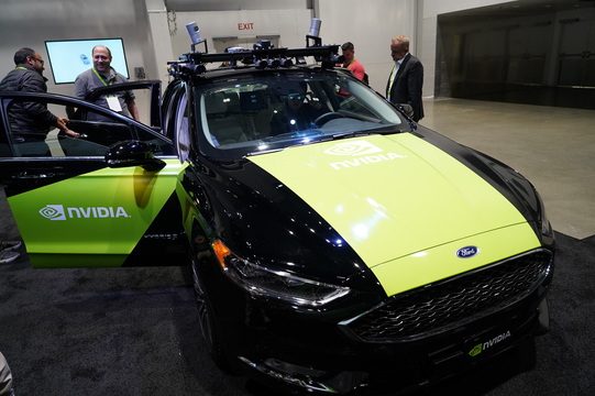 GTCの展示会場に展示されていたNVIDIAの自動運転車