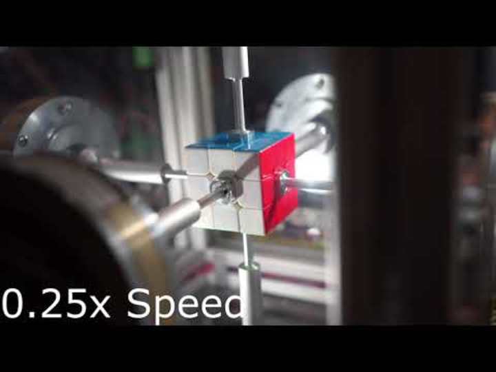 まさに秒殺。ルービックキューブ専用ロボが0.38秒で6面を早解き