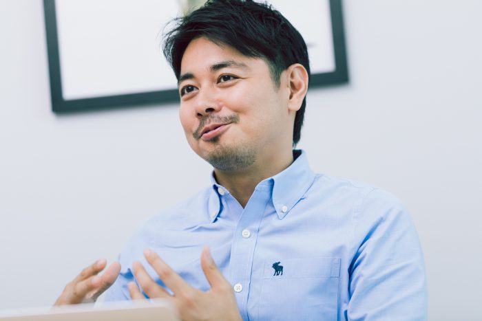 インタビューに答える大槻さん