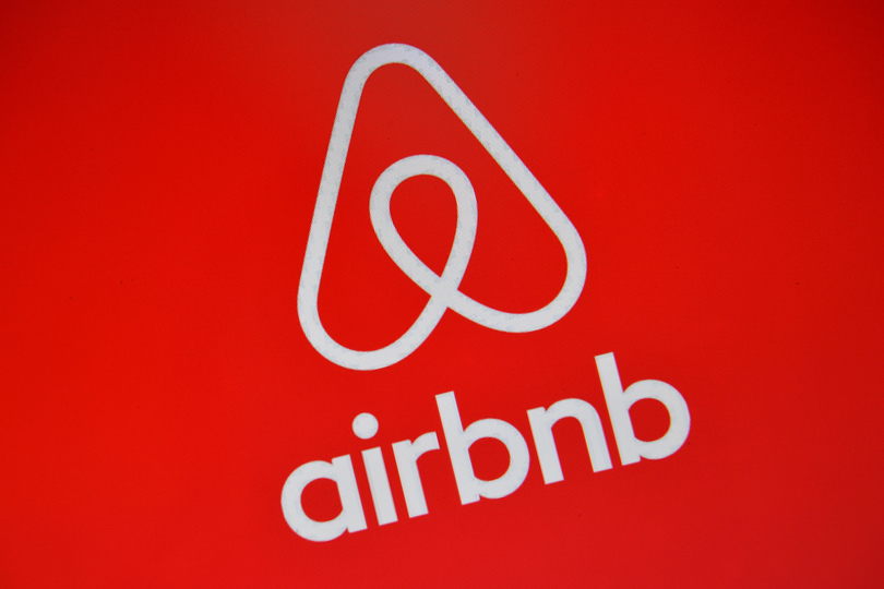 民泊新法に揺れるAirbnb、ソフトバンクら36社とプラットフォーム構築 —— 新戦略で日本攻略なるか