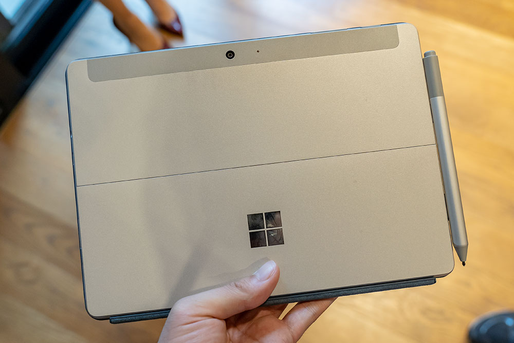 写真更新]国内版「Surface Go」発表、6万4800円〜 8月28日に発売