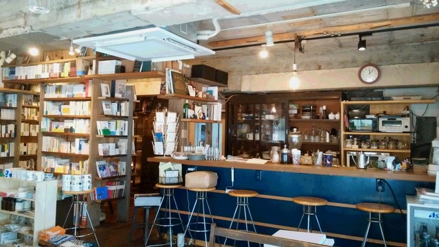 弱っている人に寄り添う熊本の小さな書店 村上春樹や黒田征太郎らが足を運ぶのはなぜ Business Insider Japan