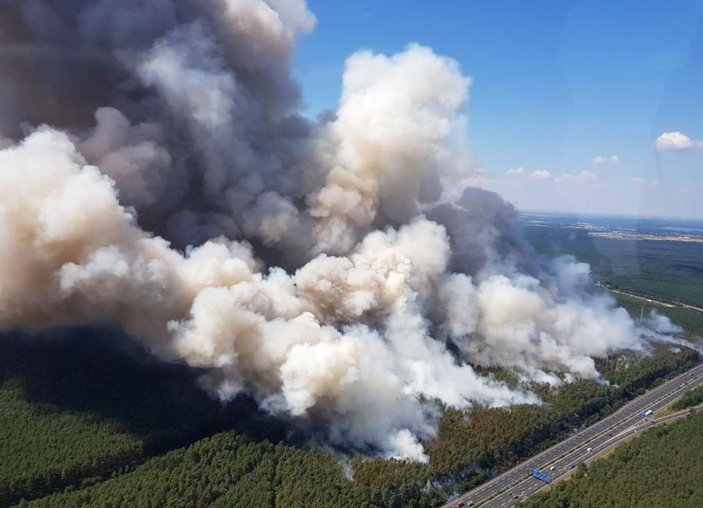 【国際】記録的な暑さが原因で、ヨーロッパで相次ぐ山火事 ― 第二次世界大戦の"遺産"も影響【気候】 ->画像>19枚