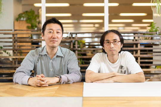 徳力さん(左)と中川淳一郎さん(右)
