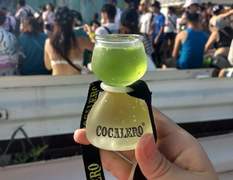 パリピの新定番リキュール｢コカレロ｣なぜ人気？ショットトレンドも｢インスタ映え｣
