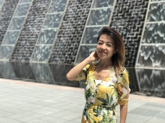 小川麻奈さん。シンガポールにて。