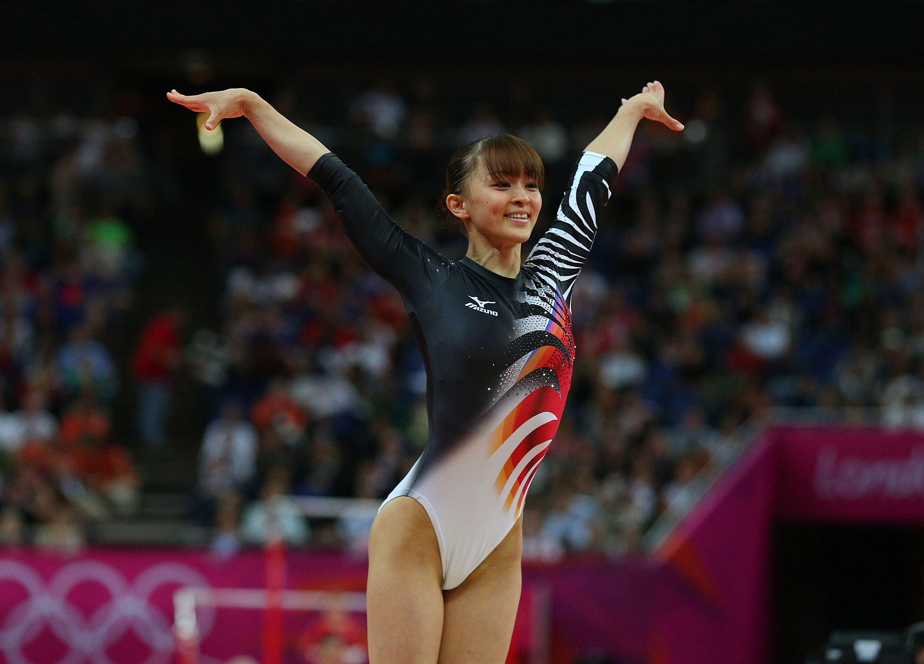 鶴見虹子レオタード 女子体操選手vs塚原夫妻の対立はなぜ起きた。「選手ファースト」でない事情とは | Business Insider Japan