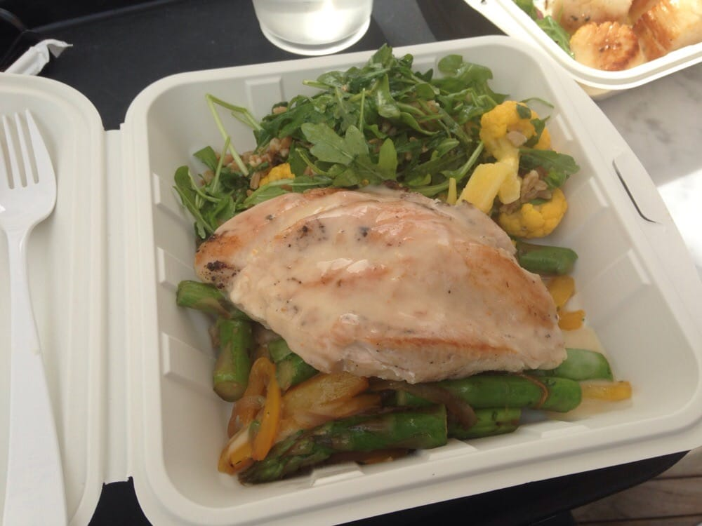 アップル旧本社ビルにあるアップルストア「インフィニット・ループ(Infinite Loop)」のメニュー。