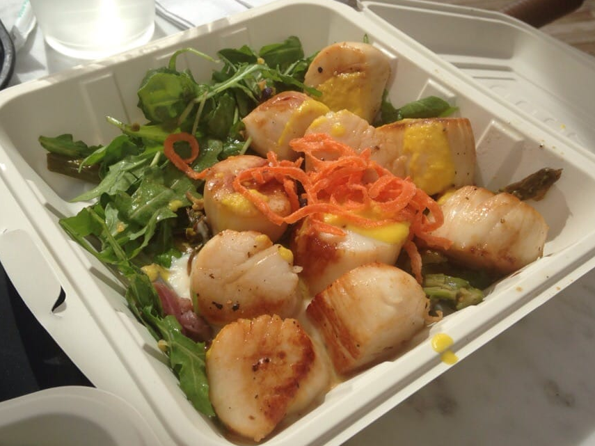 アップル旧本社ビルにあるアップルストア「インフィニット・ループ(Infinite Loop)」のメニュー。