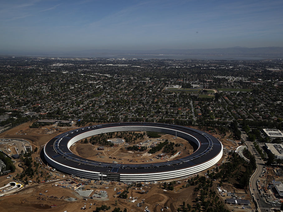 アップルの新本社。