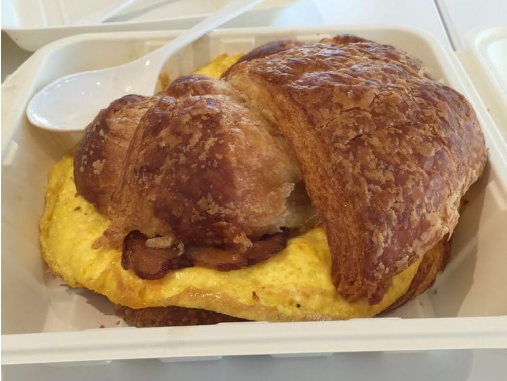 アップル旧本社ビルにあるアップルストア「インフィニット・ループ(Infinite Loop)」のメニュー。