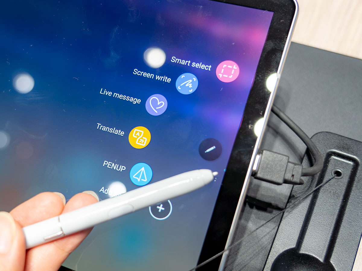 Androidタブレット本体 galaxy tab s4 The new Samsung Galaxy Tab S4 instantly becomes the best
