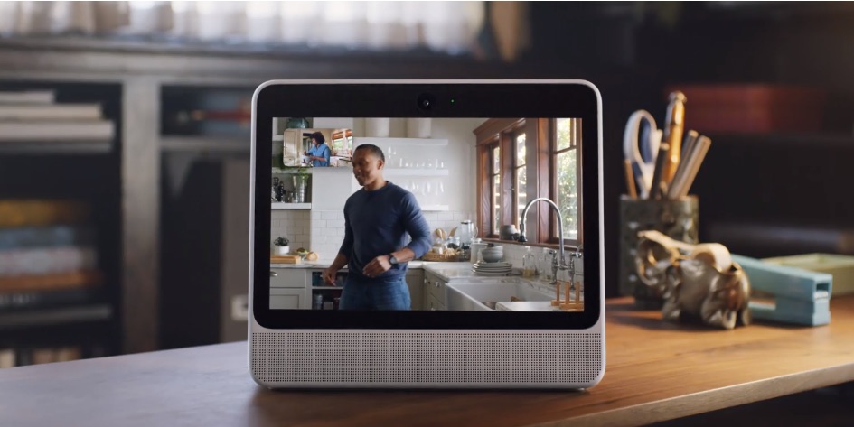 Facebookがついにスマートディスプレイに参入、ビデオ通話機器「Portal