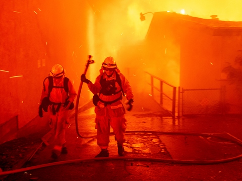 写真 カリフォルニアの山火事 車を溶かし 人を 州史上 最悪の被害に Business Insider Japan