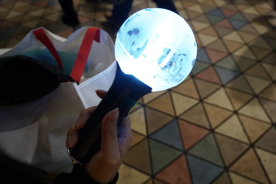 嫌韓派 スピーチと反ヘイトが激突 厳戒のbts東京ドームツアー メンバーの言葉にファンは涙 安心 Business Insider Japan