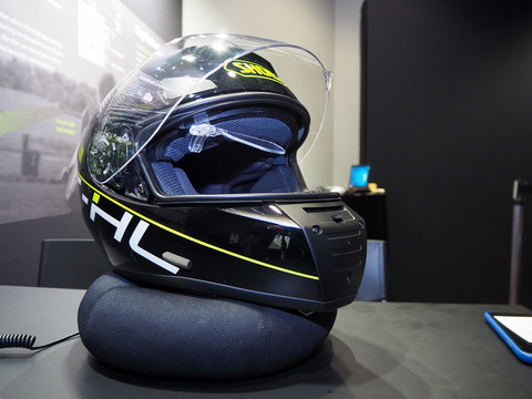 アイアンマンの世界が現実に ショウエイが共同開発するバイク用スマートヘルメット世界初公開 Ces19 Business Insider Japan