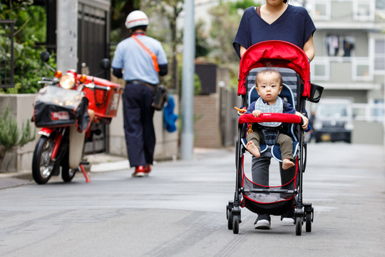 子連れベビーカー