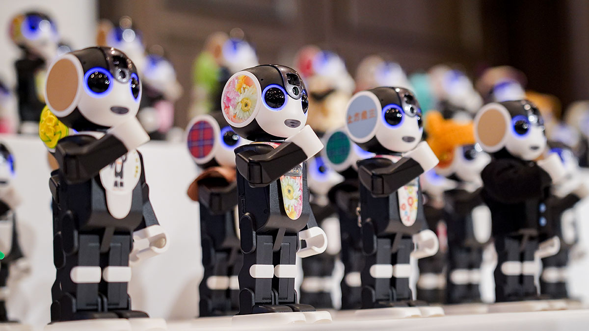 専用　ロボホンさん 本物とうり二つ！ 「ロボホン」1/1サイズのプラモデルをめでる - 価格