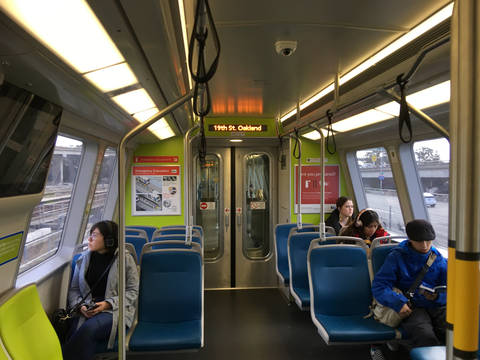 清潔で広々 驚くほど静か ベイエリア高速鉄道 バート の新車両 Business Insider Japan
