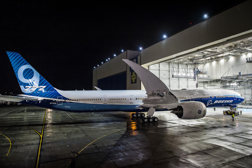 777x-747-business-insider-japan