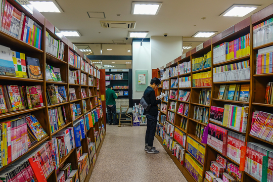 辞書なのに爆売れ 異例のヒット カープ仕様国語辞典をつくった出版社員たちの辞書愛 Business Insider Japan 辞書なのに爆売れ 異例のヒット カープ仕様国語辞典をつくった出版社員たちの辞書愛 Business Insider Japan