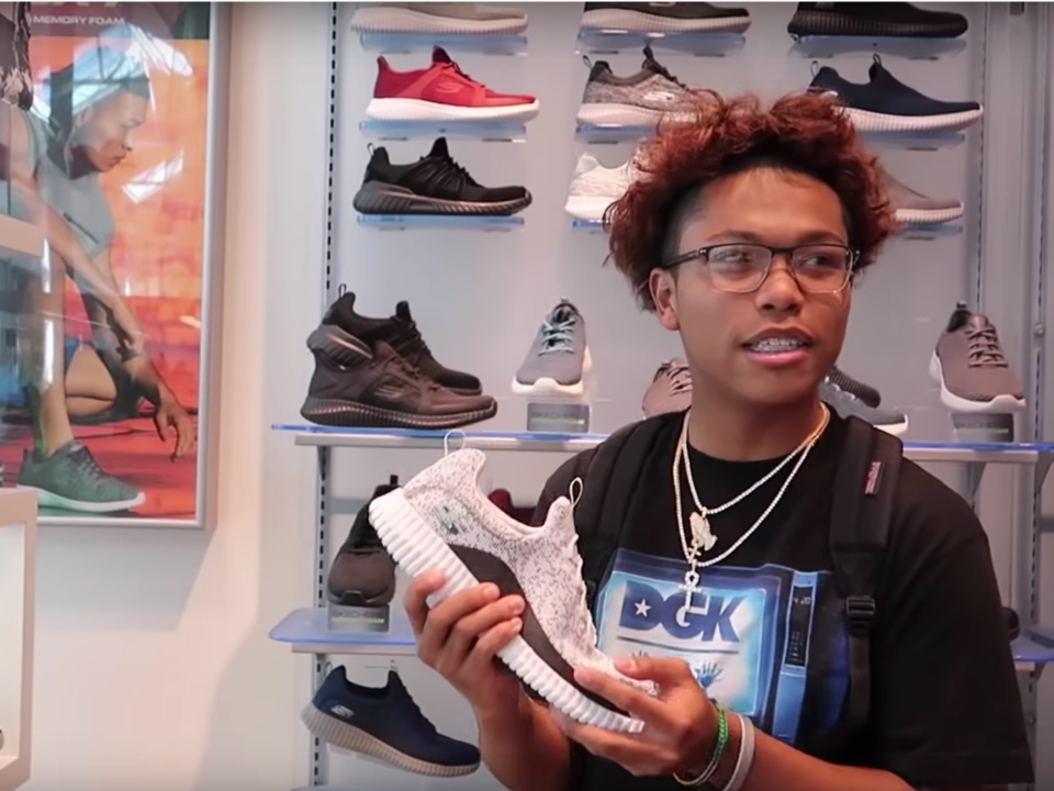 スケッチャーズ