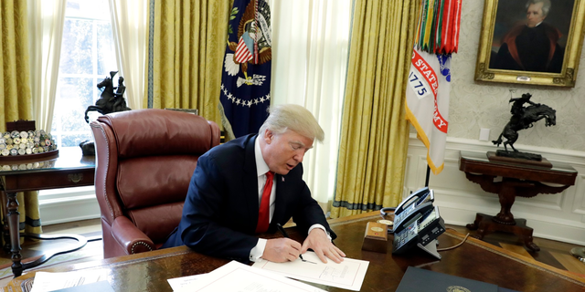 令和初の国賓 トランプ大統領の執務風景 1日の過ごし方などを知る5本 Business Insider Japan 令和初の国賓 トランプ大統領の執務風景 1日の過ごし方などを知る5本 Business Insider Japan