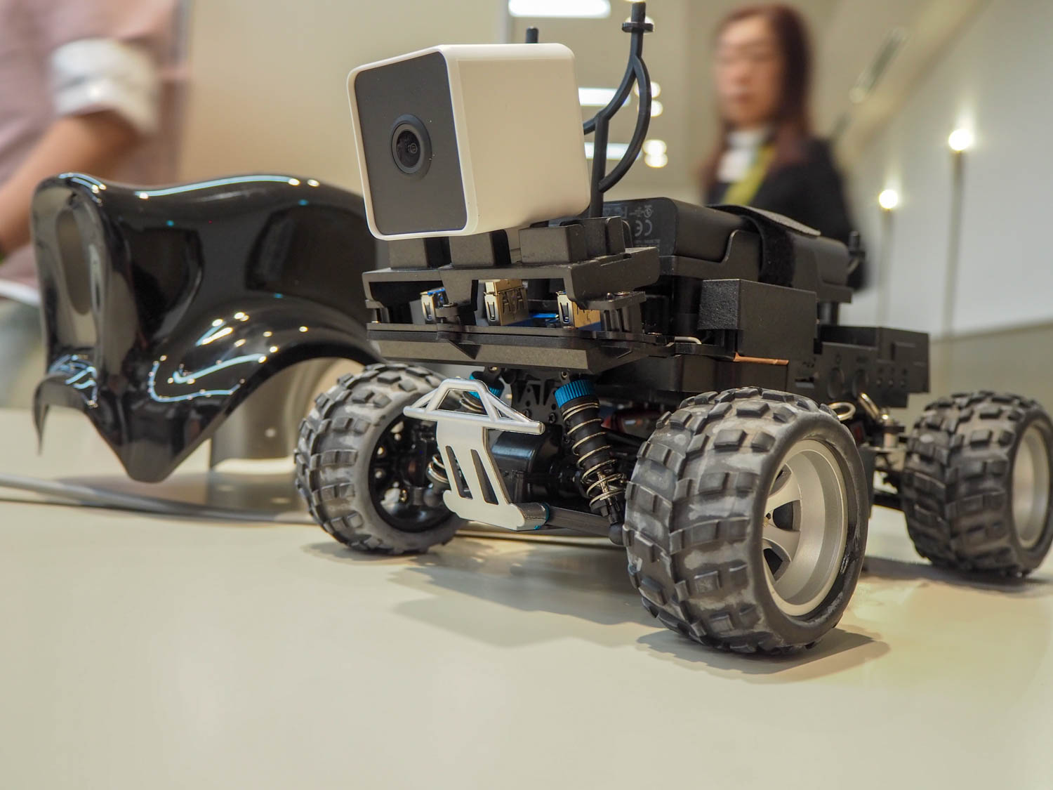 180分待ち！ AIロボットカー競技「DeepRacerリーグ」日本初開催、これ