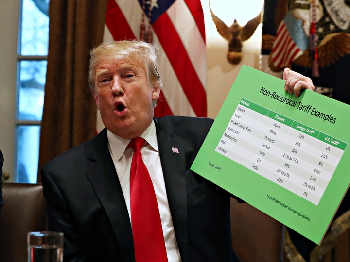 トランプ大統領の関税は アメリカ人に少なくとも220億ドルの負担をかけている 最新レポート Business Insider Japan
