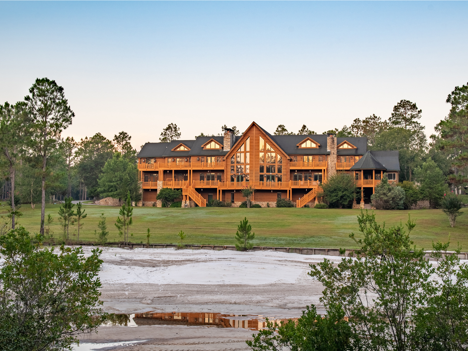 寝室8つに22台分のガレージ 全米最大級のログハウスが売出し中 Business Insider Japan