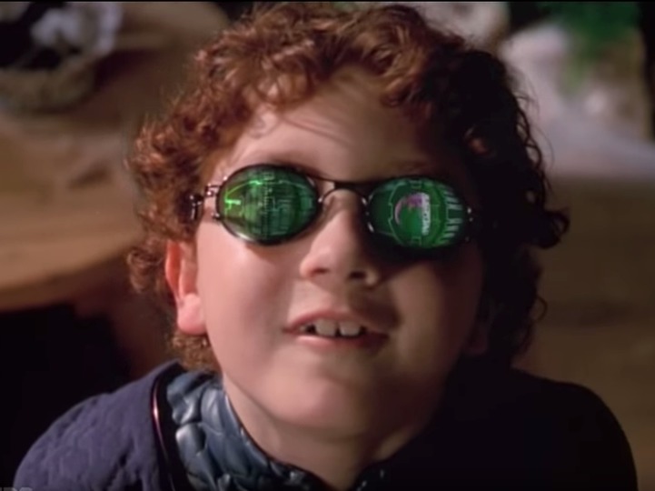 フェイスブックが世界最大の眼鏡メーカーと提携してスマートグラスを開発中 Business Insider Japan