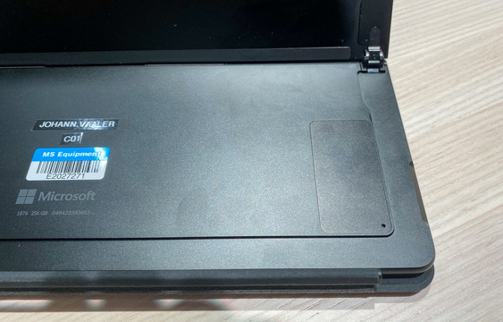 新surface裏事情 マイクロソフト スマホ再参入 の背景から独自チップ Sq1 開発の狙いまで Business Insider Japan